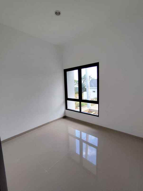 rumah villa lokasi strategis dekat alun alun batu