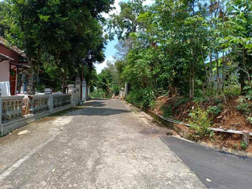 tanah timur pasar mojogedang