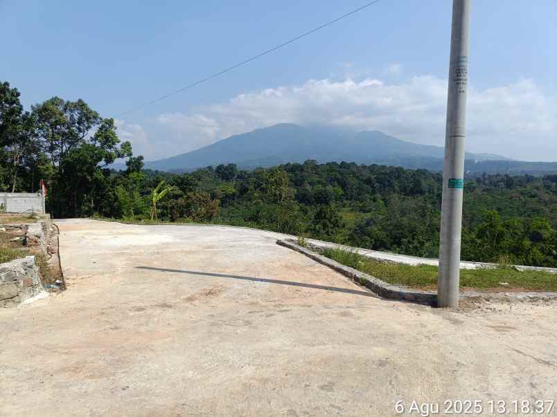 tanah view pegunungan di gunungpati kota semaran
