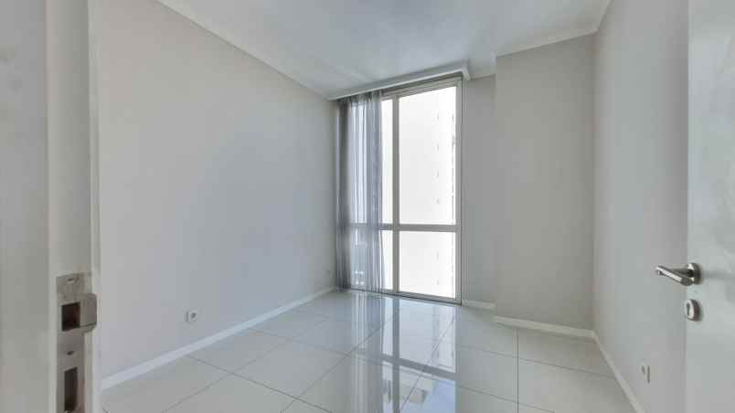 via vue cw 2 bedroom furnish city view