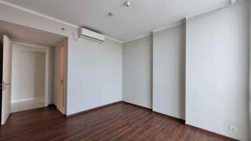 via vue cw 2 bedroom furnish city view