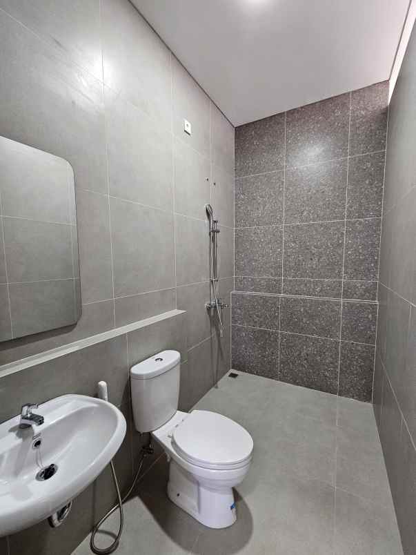 baru dalam komplek kembangan meruya mal puri indah