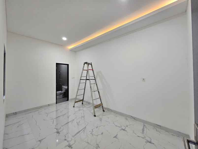 baru dalam komplek kembangan meruya mal puri indah