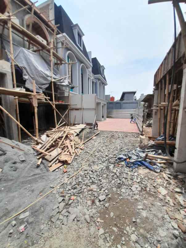 cluster terbaru dekat taman kota di cipayung