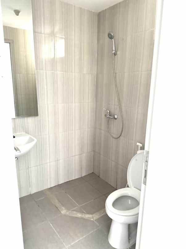 dijual apartemen bella tower pakuwon city