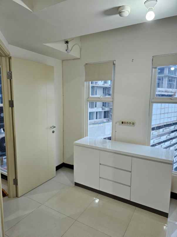 dijual apartemen pakuwon city tower amor