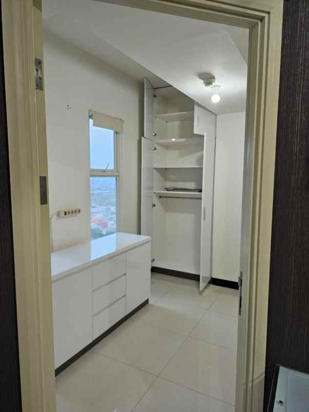 dijual apartemen pakuwon city tower amor
