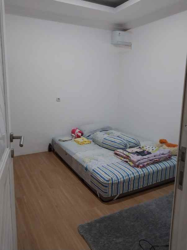 dijual cepat rumah siap huni di menceng jakarta barat