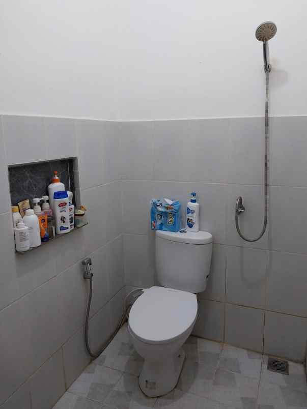 dijual cepat rumah siap huni di menceng jakarta barat