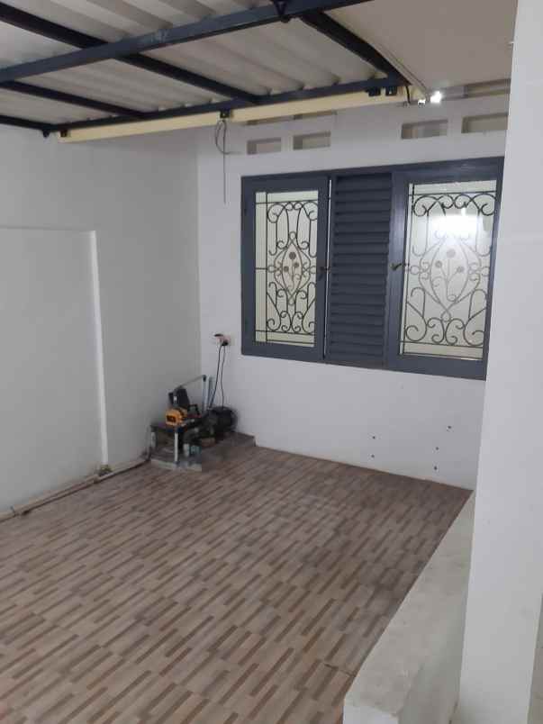 dijual disewakan rumah di raffles hills cibubur