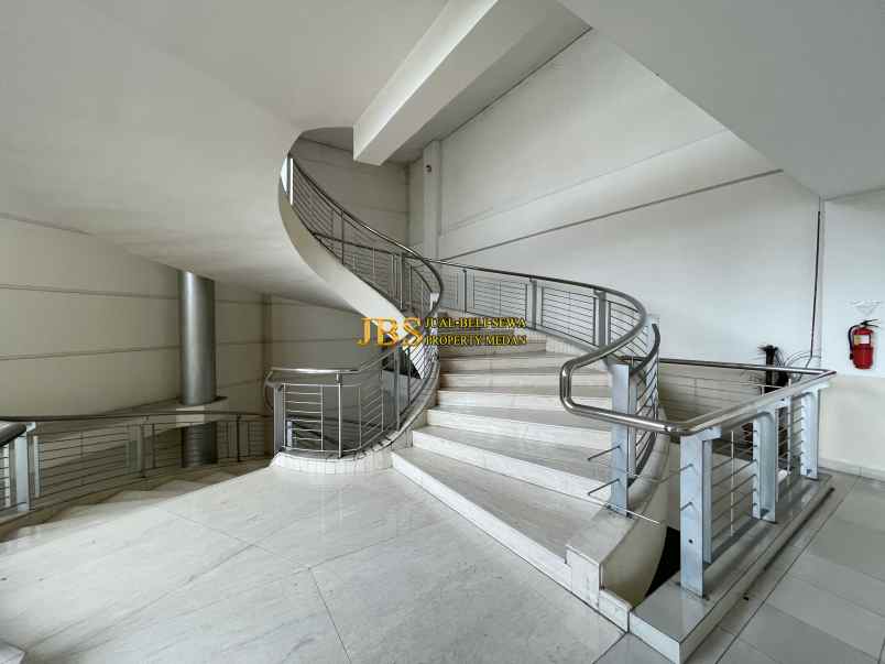 dijual gedung di jalan asrama medan kondisi siap pakai