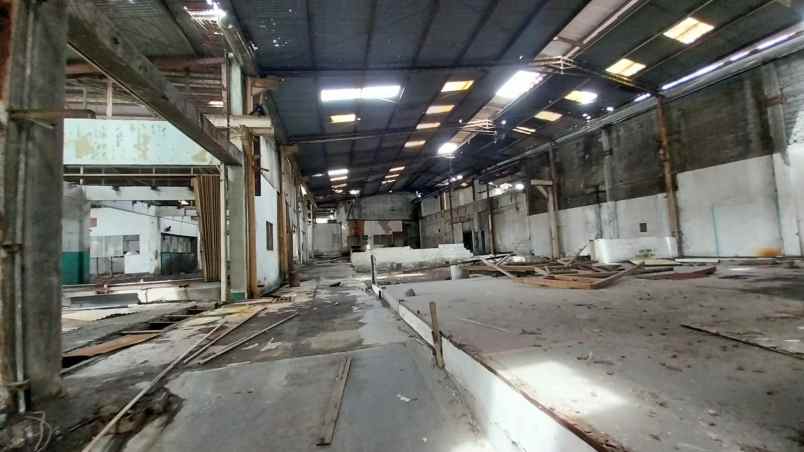 dijual gudang luas 16 720m v