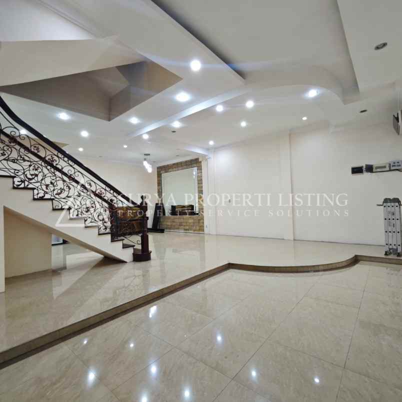 dijual komplek cemara asri