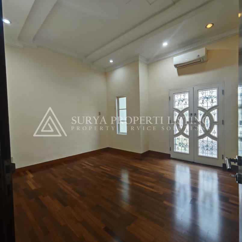 dijual komplek cemara asri