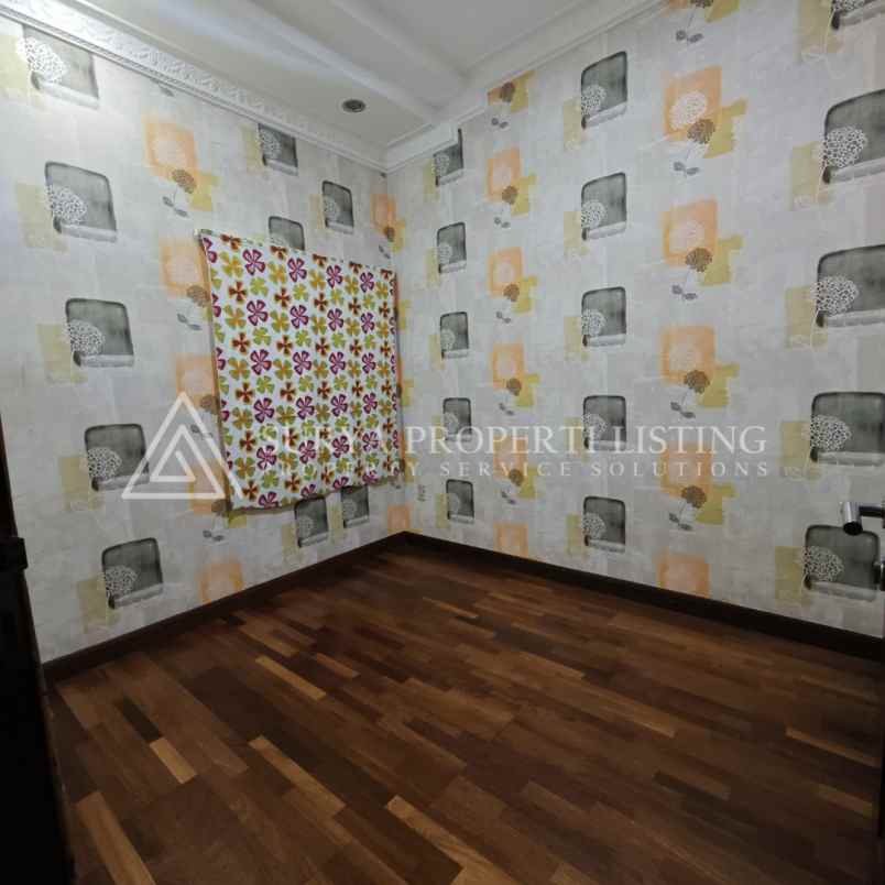 dijual komplek cemara asri