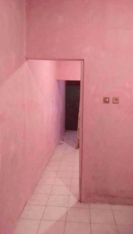 dijual kontrakan 8 pintu dan 4 kios di jkt barat