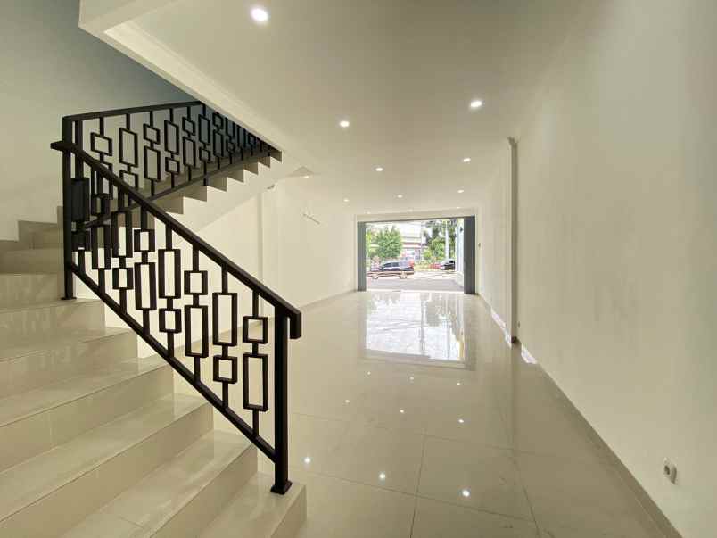 dijual ruko gudang kantor cipinang melayu