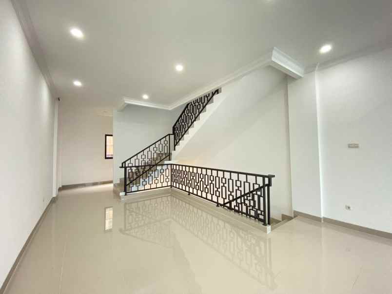 dijual ruko gudang kantor cipinang melayu