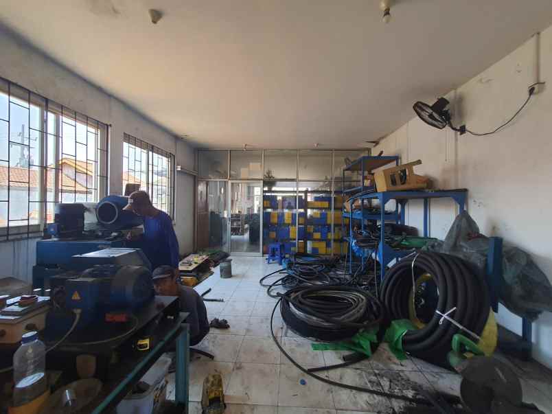 dijual ruko gudang kantor jl raya carat gempol pasuruan
