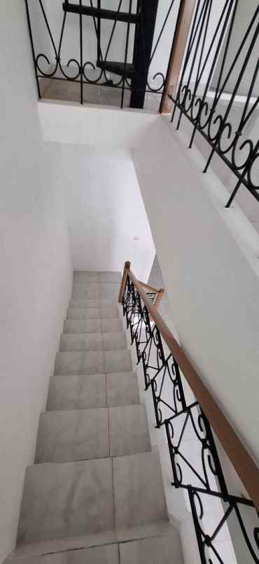 dijual ruko gudang kantor kota wisata cibubur