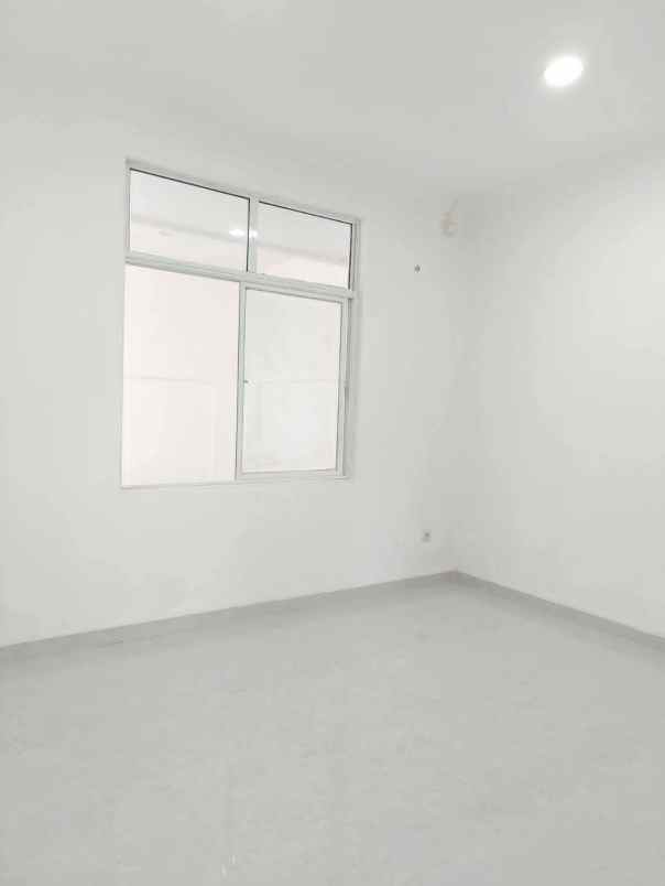 dijual rumah 2 lantai di modern land tangerang