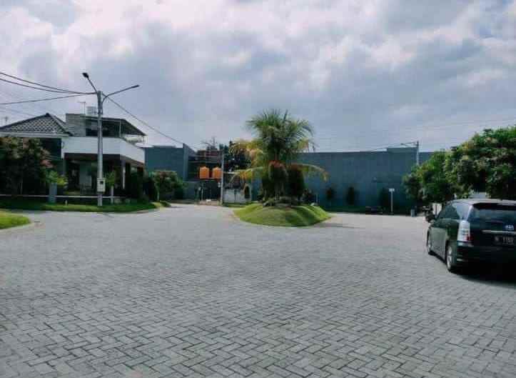 dijual rumah atrani residence