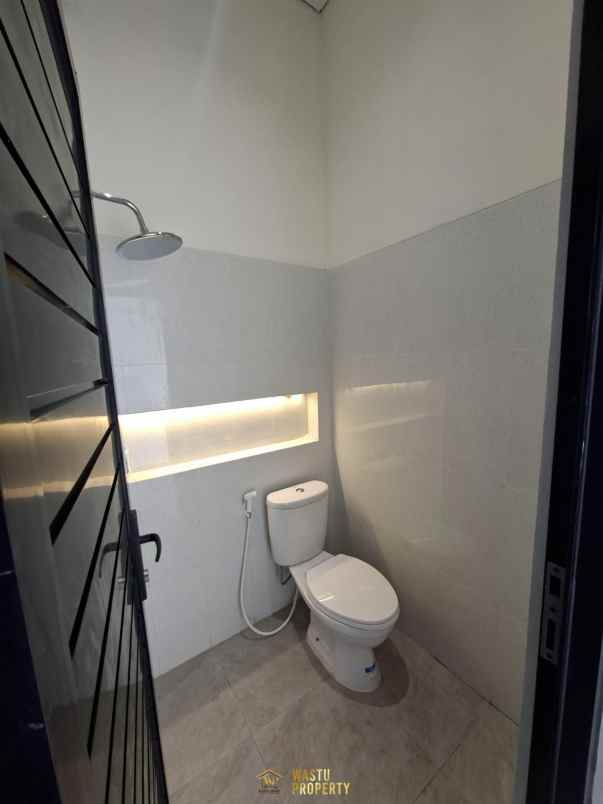 dijual rumah balecatur