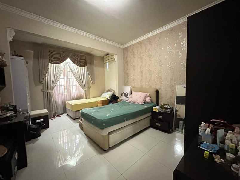 dijual rumah bambu apus