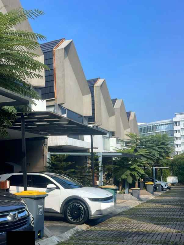 dijual rumah bambu apus jaktim