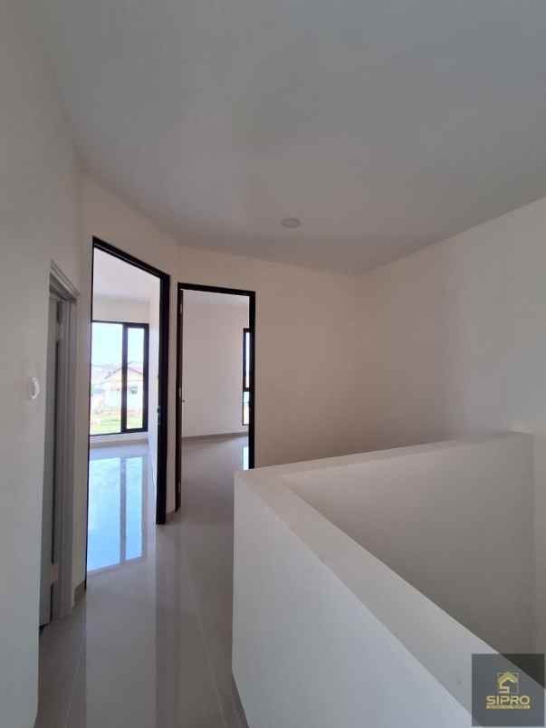 dijual rumah baru 2 lantai di area tangsel