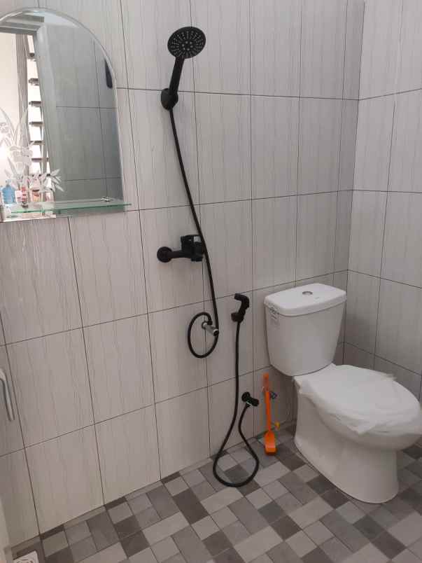 dijual rumah baru jln kolonel masturi