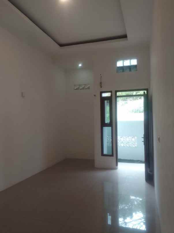 dijual rumah baru siap huni di kolmas cipageran