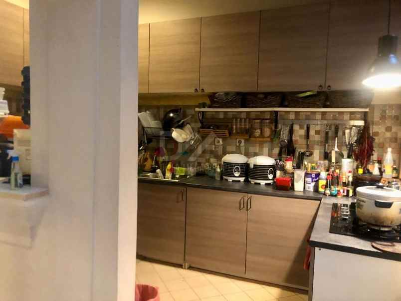 dijual rumah bergaya mediterania di les belles mainson