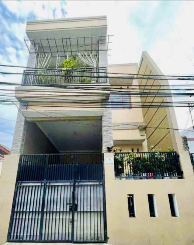 dijual rumah besar murah