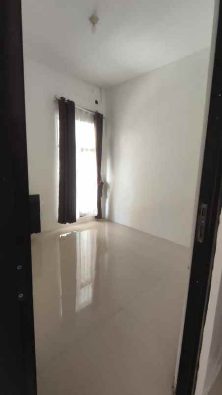 dijual rumah bsb village aurora garden