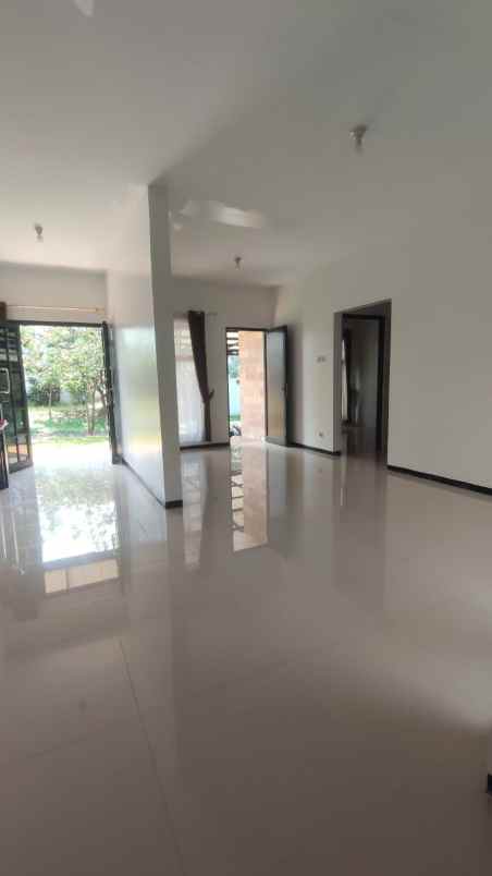 dijual rumah bsb village aurora garden