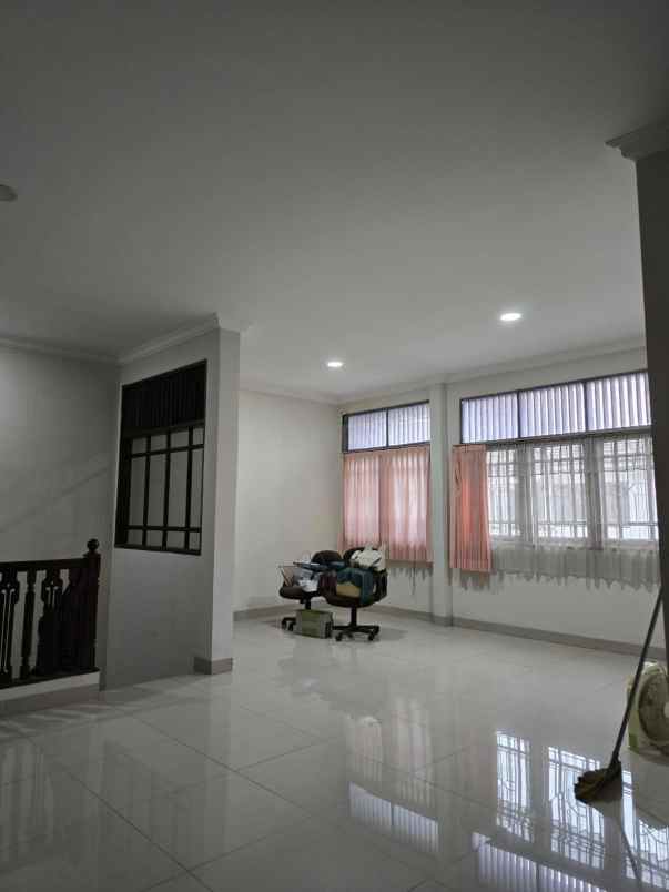 dijual rumah bub di griya inti sentosa