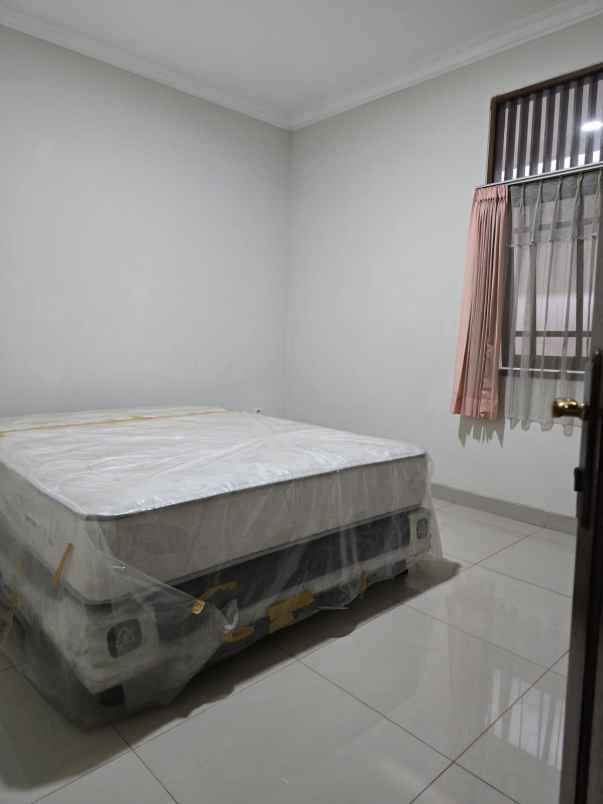 dijual rumah bub di griya inti sentosa