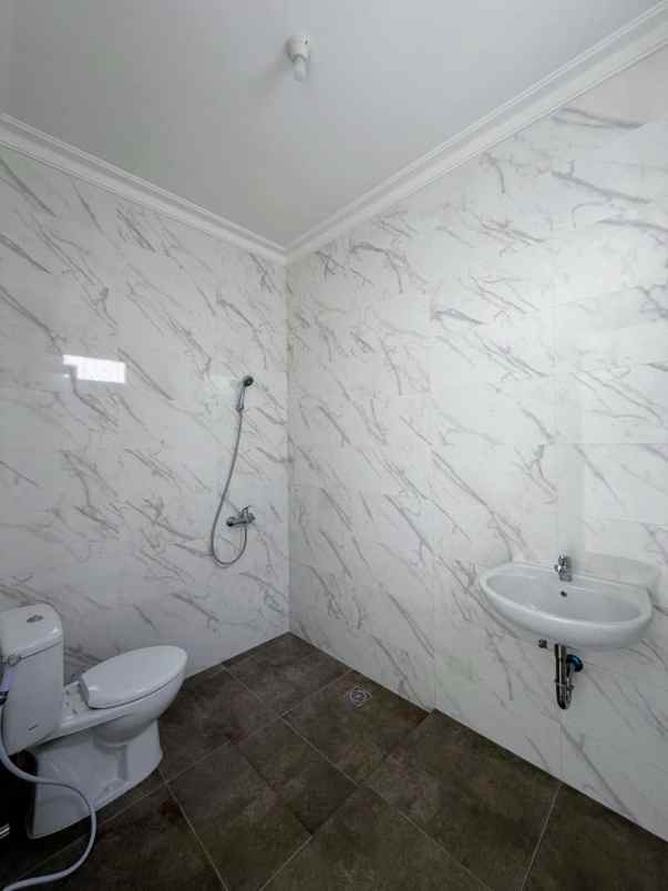 dijual rumah bukit palma