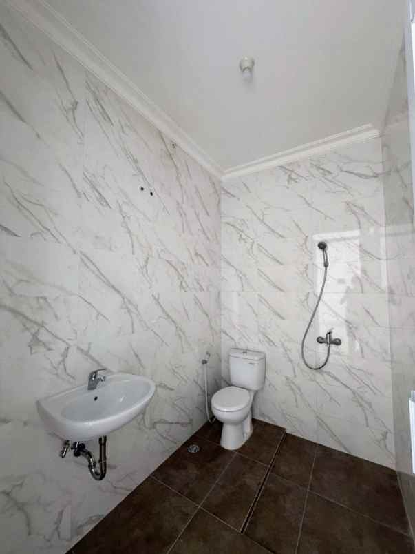 dijual rumah bukit palma