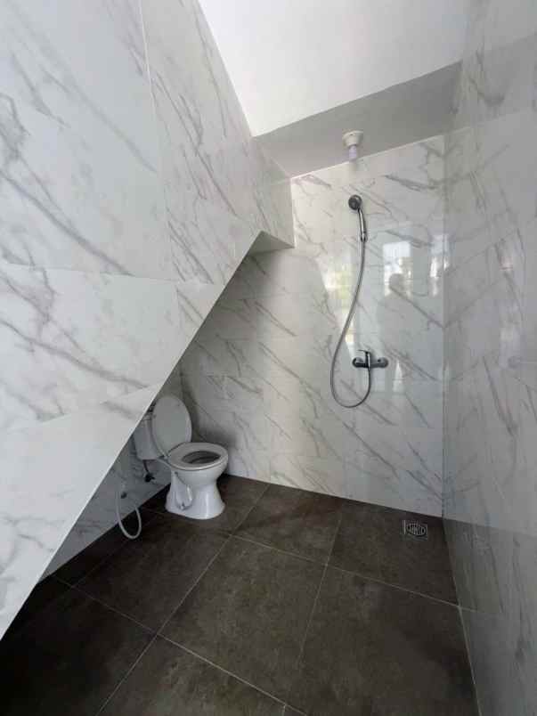 dijual rumah bukit palma