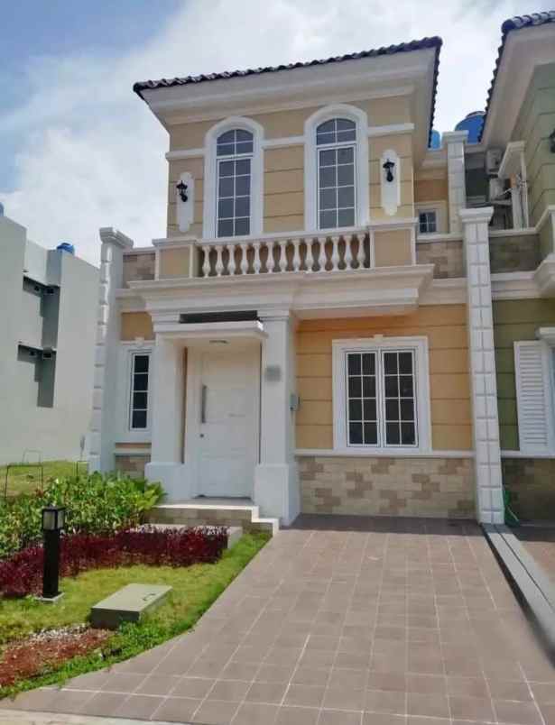 dijual rumah bukit paramount