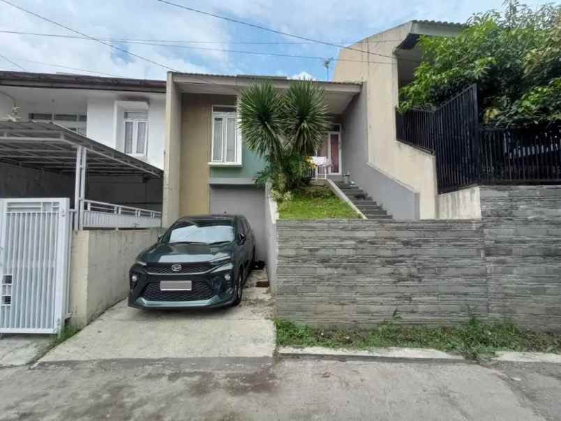 dijual rumah bukit sariwangi