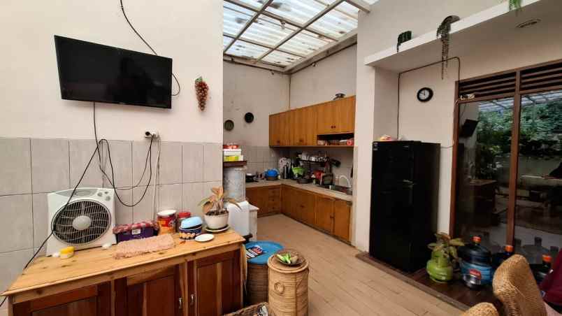 dijual rumah cantik komplek ciwaruga full furnished