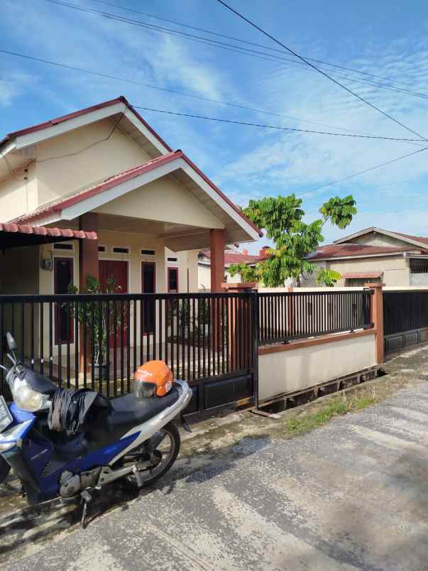 dijual rumah cantik minimalis dekat kampus unri