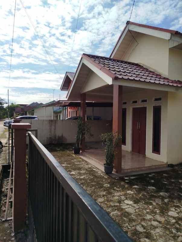 dijual rumah cantik minimalis dekat kampus unri