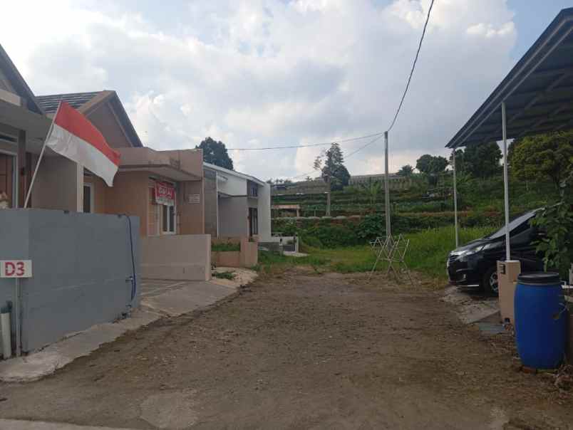 dijual rumah cihanjuang