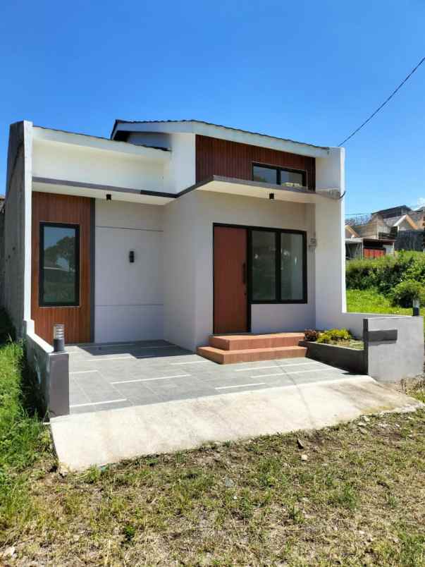 dijual rumah cihanjuang