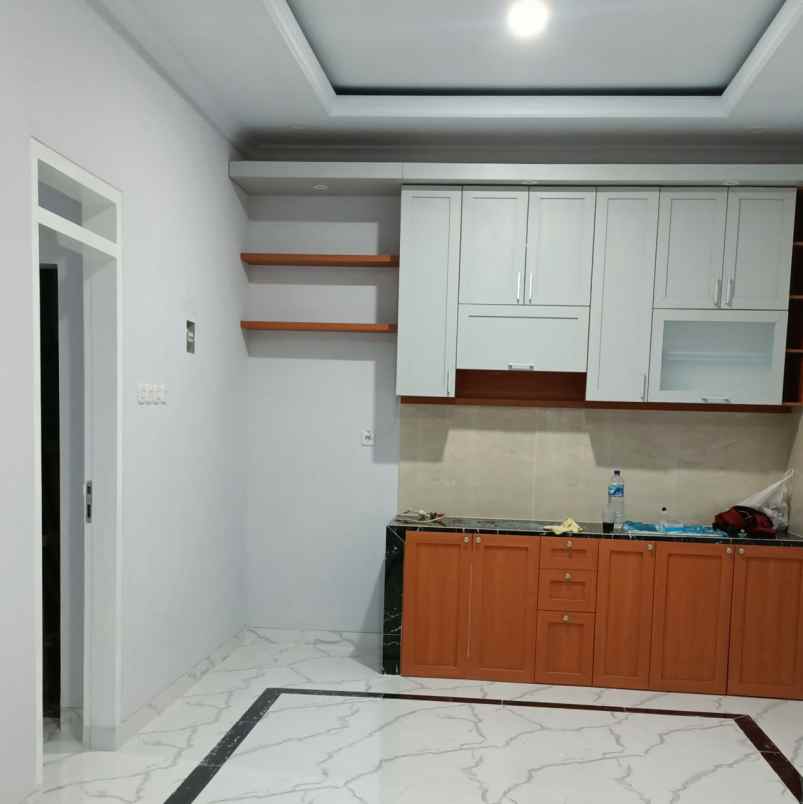 dijual rumah cilandak timur pasar