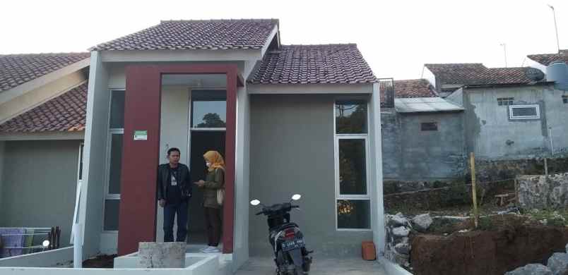 dijual rumah cimanggung parakan muncang